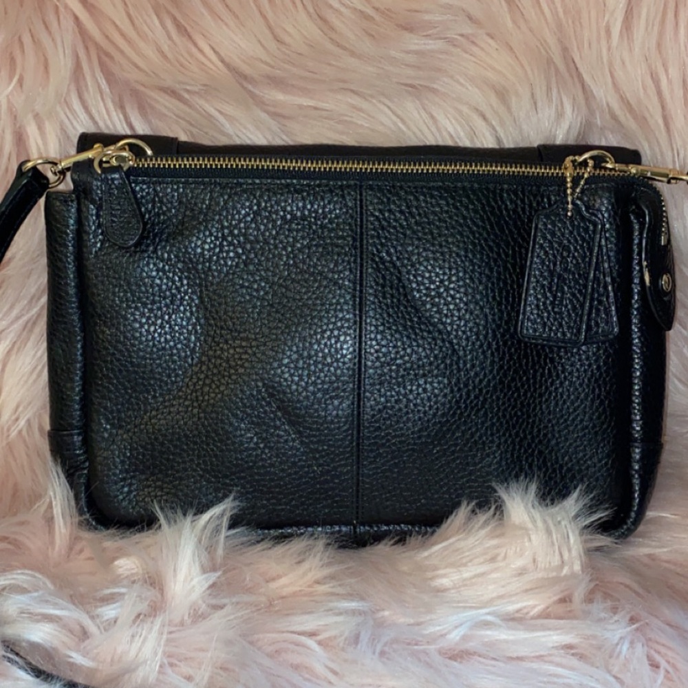 Black coach crossbody - Picture 2 of 5